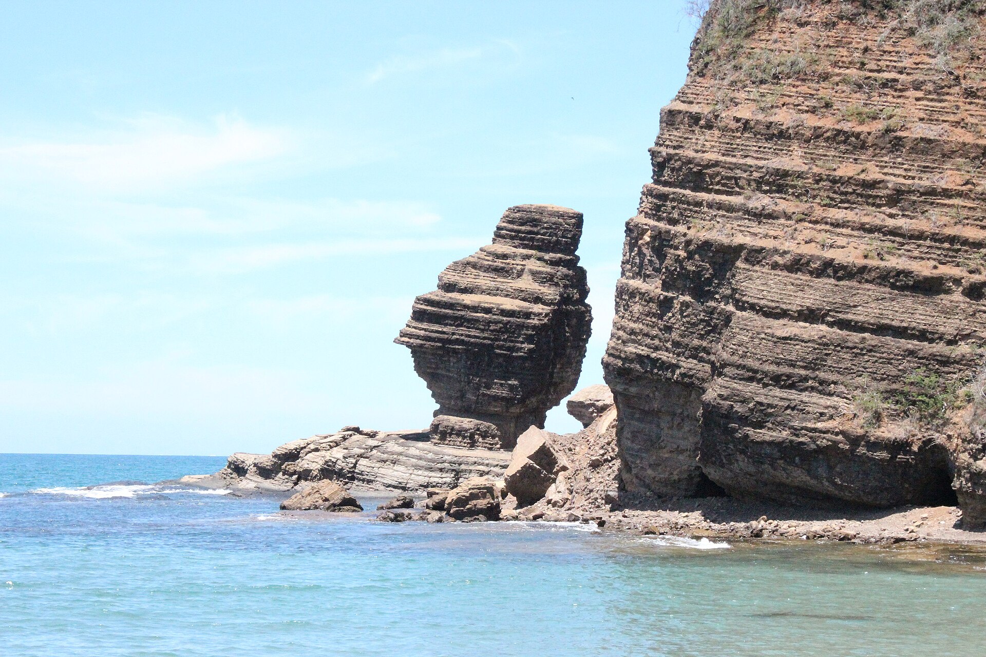 La roche percée de Bourail